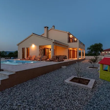 Vanessa Holiday home *